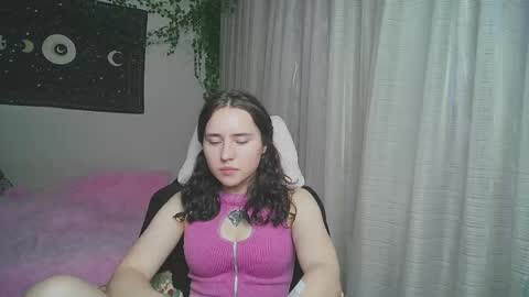 Aurora online show from September 2025 12:05:02 PM