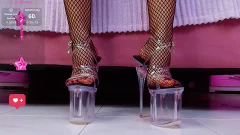 Aurora online show from October 2025 01:36:03 PM