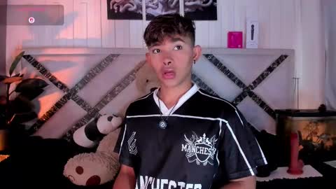 Snapshot of austin_connorr chatting on December 2025 10:24:02 AM austin online show from December 2025 10:24:02 AM