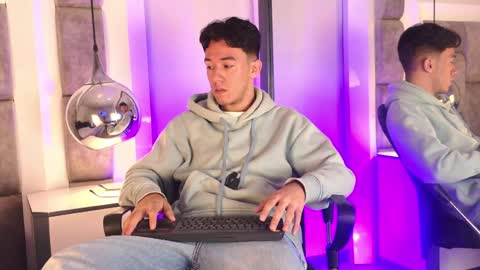 austinreeds online show from June 2026 01:02:02 PM