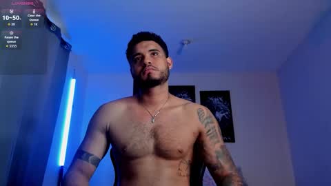 Snapshot of austintorres_ chatting on October 2025 09:48:01 PM AustinTorres online show from October 2025 09:48:01 PM