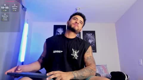 Snapshot of austintorres_ chatting on October 2025 02:45:02 AM AustinTorres online show from October 2025 02:45:02 AM