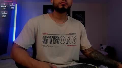 Snapshot of austintorres_ chatting on October 2025 08:35:01 PM AustinTorres online show from October 2025 08:35:01 PM