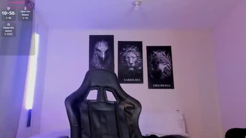 Snapshot of austintorres_ chatting on November 2025 12:42:01 AM AustinTorres online show from November 2025 12:42:01 AM