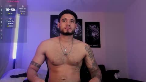 Snapshot of austintorres_ chatting on November 2025 12:05:01 AM AustinTorres online show from November 2025 12:05:01 AM