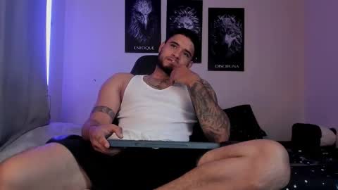 Snapshot of austintorres_ chatting on November 2025 12:21:02 AM AustinTorres online show from November 2025 12:21:02 AM