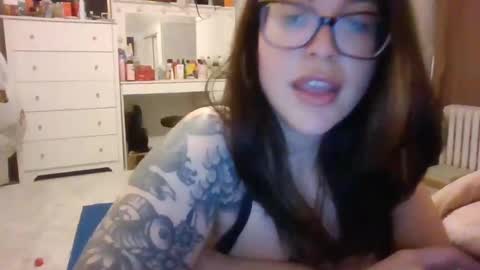 Snapshot of autumnb712 chatting on February 2025 10:29:02 PM autumnb712 online show from February 2025 10:29:02 PM