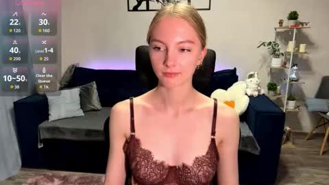 Annie online show from October 2025 06:57:02 PM