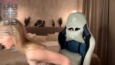 Annie online show from December 2025 02:35:01 PM