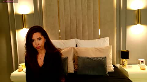 Snapshot of avalanne_ chatting on September 2025 08:19:01 PM Abby online show from September 2025 08:19:01 PM