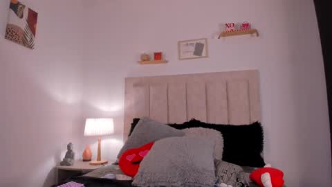 Avaline Help me reach 100 likes TRANSMISSION EVERY DAY FROM 39 PM online show from February 2025 05:08:01 AM