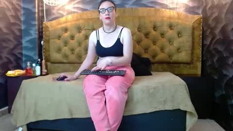 avanahomi online show from September 2025 10:49:01 AM