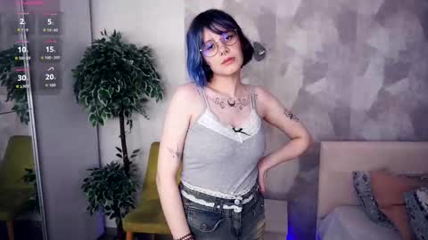 avaobierne online show from December 2025 07:19:02 PM