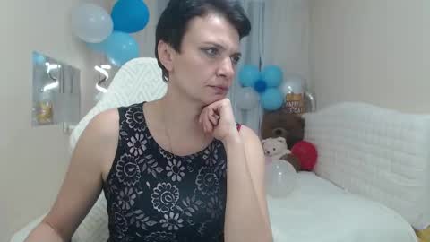 Snapshot of avasaturnian chatting on October 2025 12:13:02 PM avasaturnian online show from October 2025 12:13:02 PM