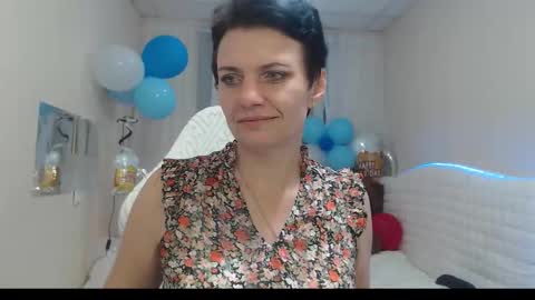Snapshot of avasaturnian chatting on October 2025 12:25:01 PM avasaturnian online show from October 2025 12:25:01 PM