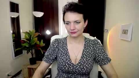 Snapshot of avasaturnian chatting on October 2025 12:25:01 PM avasaturnian online show from October 2025 12:25:01 PM