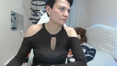 Snapshot of avasaturnian chatting on October 2025 01:21:01 PM avasaturnian online show from October 2025 01:21:01 PM