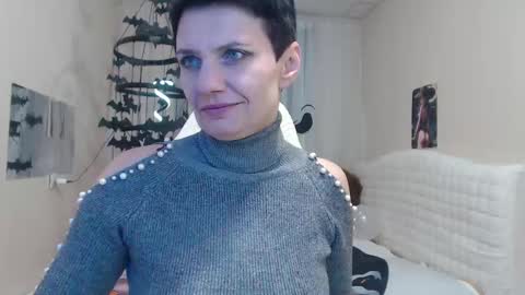 Snapshot of avasaturnian chatting on October 2025 12:16:02 PM avasaturnian online show from October 2025 12:16:02 PM