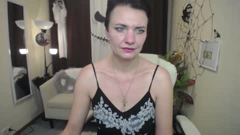 avasaturnian online show from November 2025 01:35:02 PM