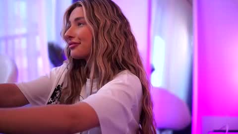 Carina online show from March 2025 05:03:02 AM