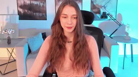 Snapshot of aveangela chatting on January 2025 03:45:01 PM Avie online show from January 2025 03:45:01 PM