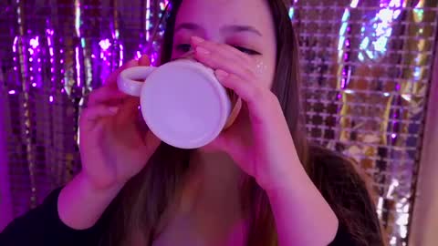 Snapshot of aveksmr chatting on February 2025 01:53:01 AM Kate online show from February 2025 01:53:01 AM