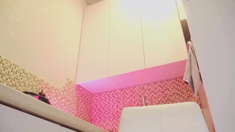 Snapshot of aveksmr chatting on October 2025 04:17:02 PM Kate online show from October 2025 04:17:02 PM