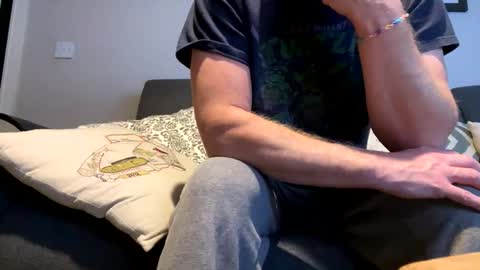 Snapshot of averagebar chatting on November 2025 09:04:02 PM averagebar online show from November 2025 09:04:02 PM