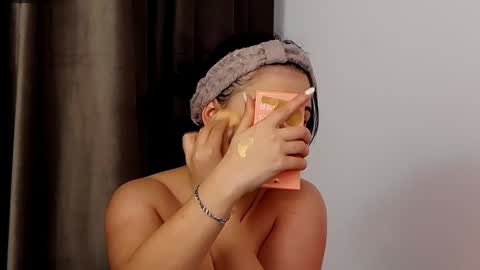 AveryWillow online show from January 2025 01:09:01 PM