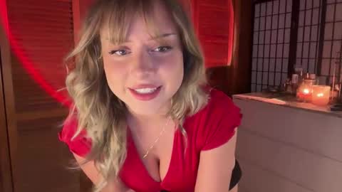 Avery  online show from October 2025 09:46:01 PM