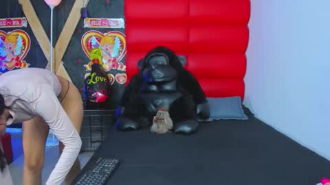 Snapshot of avi_thomsonn chatting on February 2026 02:42:01 AM avi_thomsonn online show from February 2026 02:42:01 AM