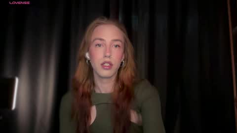 Snapshot of avril_pearly_ chatting on May 2026 10:56:02 AM avril_pearly_ online show from May 2026 10:56:02 AM
