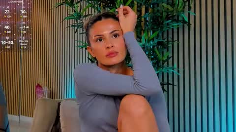 AVRILL CYRUX online show from March 2025 11:19:01 AM