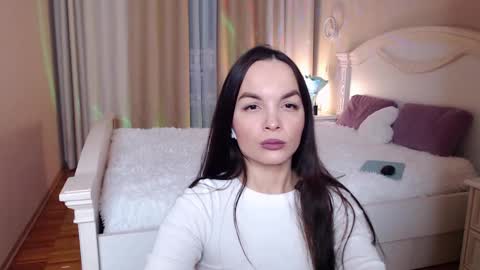 Avrora Inst online show from October 2025 08:41:01 PM