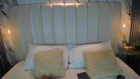 Avy  online show from October 2025 11:33:02 AM