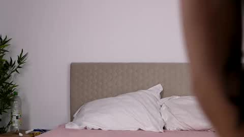 awalynch online show from October 2025 08:23:02 AM