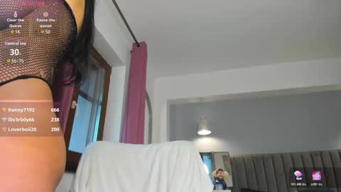 Jolie online show from November 2025 07:32:01 AM