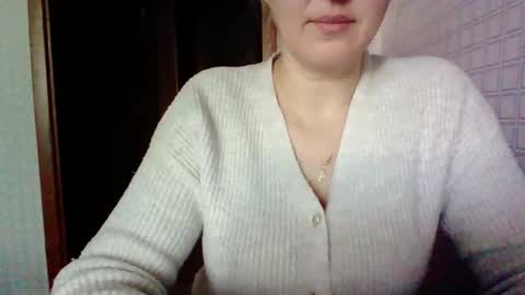 Snapshot of awesomeladyy chatting on February 2026 09:17:01 AM awesomeladyy online show from February 2026 09:17:01 AM