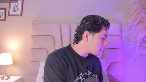 Yooung King  online show from February 2026 11:14:02 AM