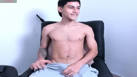 axel davis  online show from November 2025 05:34:01 PM