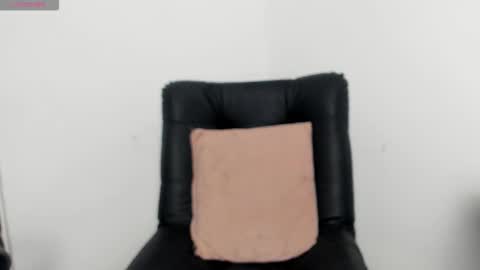 axel davis  online show from December 2025 06:42:02 AM