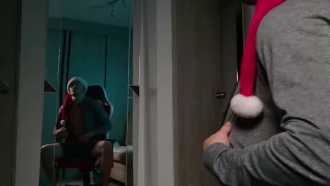 Snapshot of axel_fairchaild chatting on December 2025 01:18:02 PM Axel Fairchaild online show from December 2025 01:18:02 PM