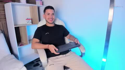 axel_grey_ online show from September 2025 12:38:02 PM