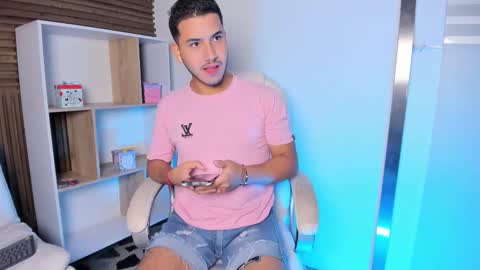 axel_grey_ online show from September 2025 12:05:01 PM
