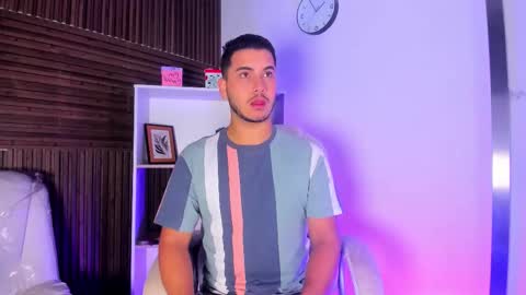 axel_grey_ online show from November 2025 12:27:02 PM