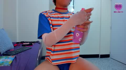 Snapshot of axel_ps chatting on December 2024 09:04:02 PM Alex online show from December 2024 09:04:02 PM