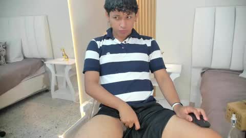 Snapshot of axel_ps chatting on October 2025 04:07:02 AM Alex online show from October 2025 04:07:02 AM