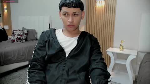 Snapshot of axel_ps chatting on November 2025 01:00:02 AM Alex online show from November 2025 01:00:02 AM