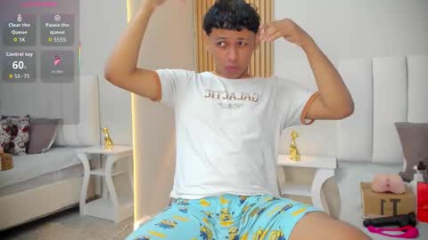 Snapshot of axel_ps chatting on November 2025 04:12:01 AM Alex online show from November 2025 04:12:01 AM