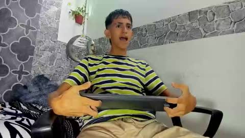 axel_strongx18 online show from February 2026 01:36:02 PM